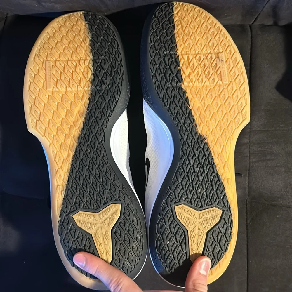 Kobe’s - Picture 4 of 5